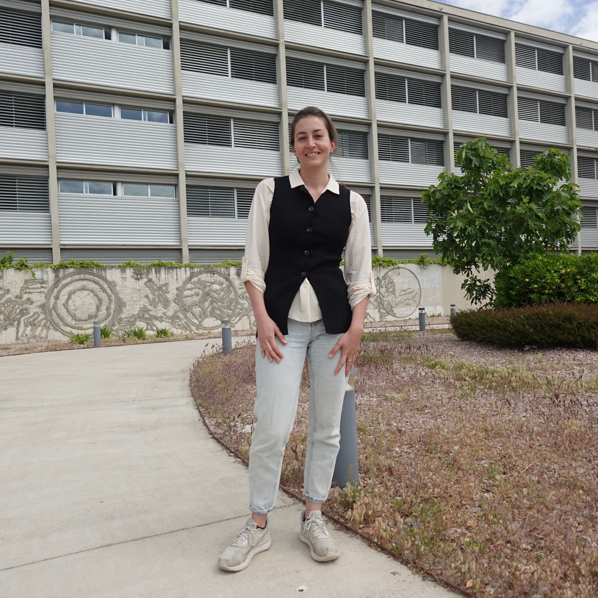 Mariel Estévez en el campus. 
